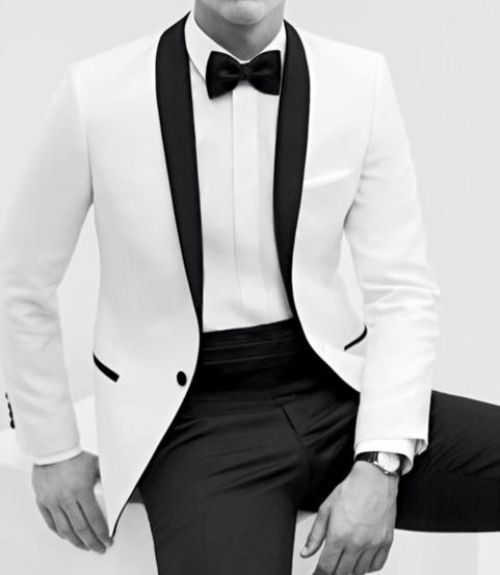 From Handshake to Deal: Dressing for Sales Success